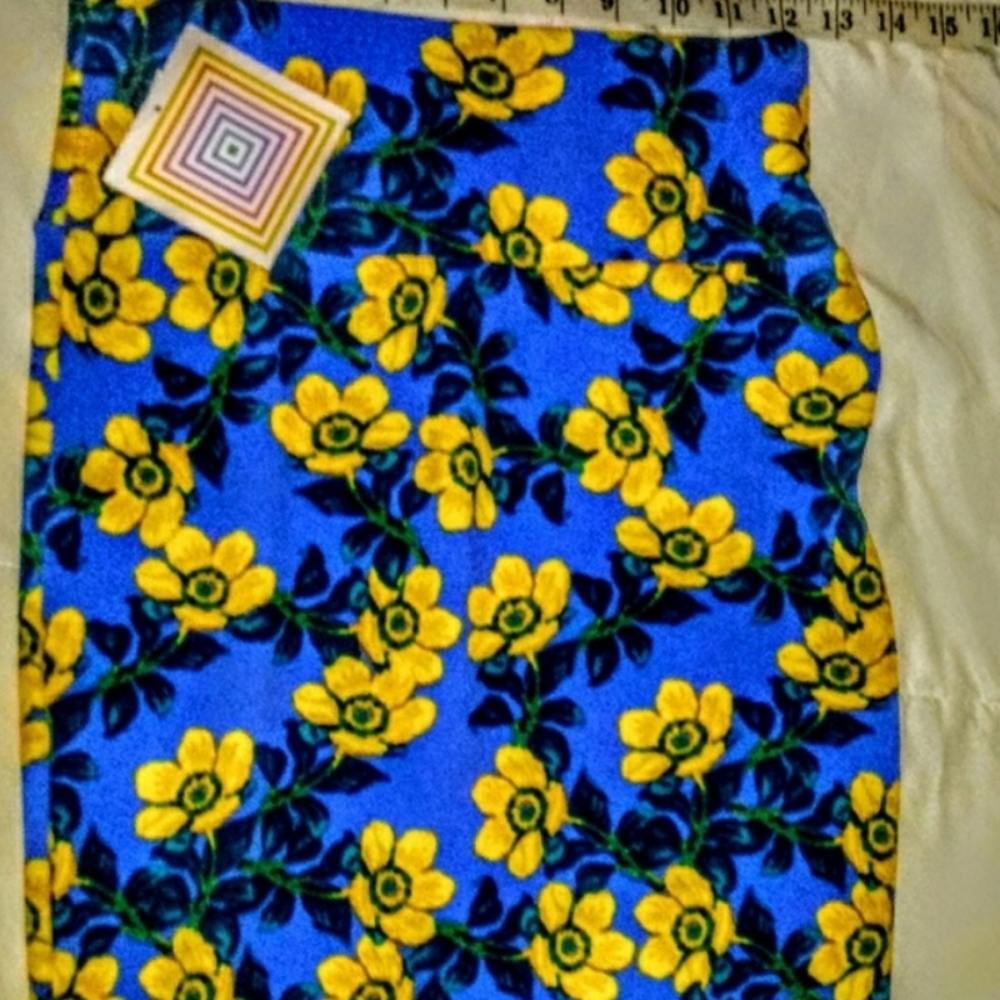 Lularoe Skirt Size XS Floral Cassie Pencil Stretch - Picture 7 of 11